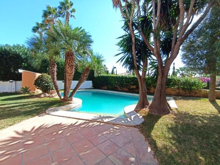 Luxury Villa in Moraira: Your Dream Getaway Just 1.5 km from the Beach