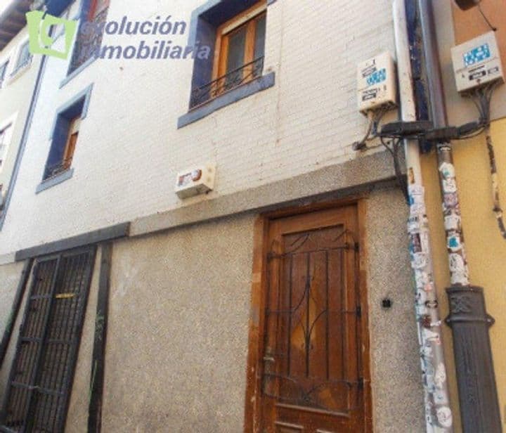 Charming Townhouse in Belorado - Perfect for Renovation