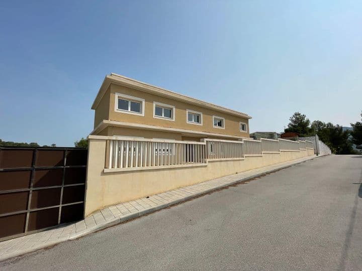 Spacious Detached Villa for Sale in Tibi - Perfect Family Retreat!