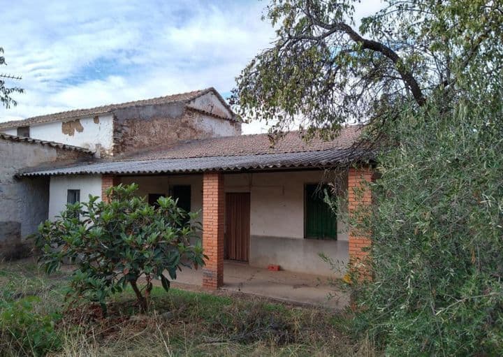 Charming 2-Bedroom Home with Spacious Patio in Alcolea de Calatrava, Ciudad Real