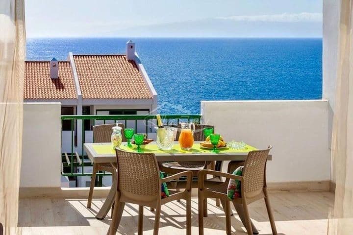 Stunning Oceanfront Apartment in Callao Salvaje