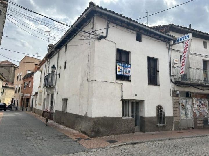 Charming Fixer-Upper in El Tiemblo, Ávila - Endless Possibilities!