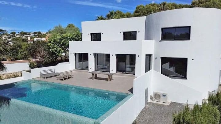 Luxury Villa Near El Portet Beach in Moraira