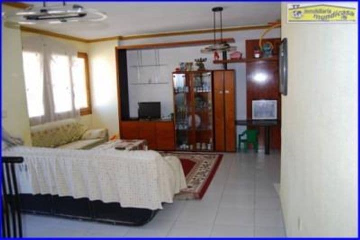 Spacious 4-Bedroom Apartment in Santomera - Great Location!