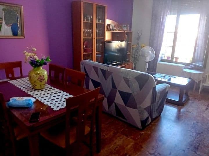 Charming 3-Bedroom Home in Almagro - Perfect Location!