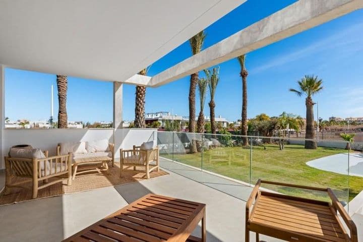 Modern Apartments in Mar de Cristal – Just Steps from the Beach