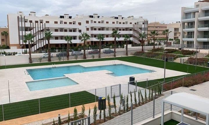 Charming 2-Bedroom Apartment in Orihuela Costa Near Zenia Boulevard