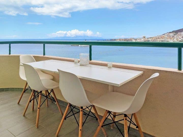 Stunning Oceanfront Apartment in Los Cristianos