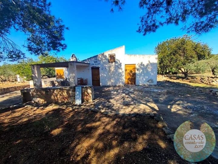 Charming Rustic Farm in L'Ametlla de Mar - Nature's Paradise!