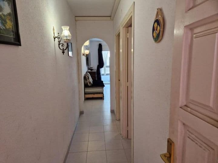 Charming Apartment in Central Roses, Just 150 Meters from the Beach