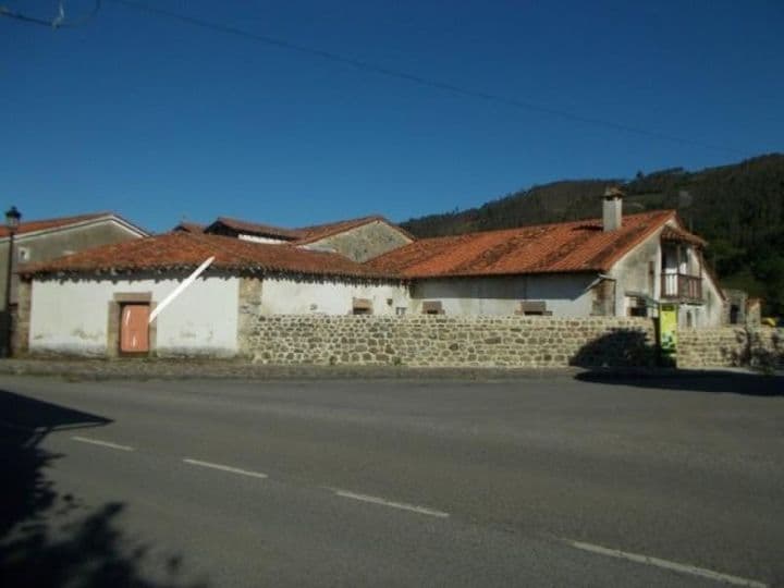 Charming Renovation Opportunity in Cos, Mazcuerras