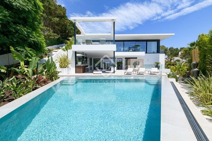 Luxurious 5-Bedroom Villa in Cap Martinet, Ibiza