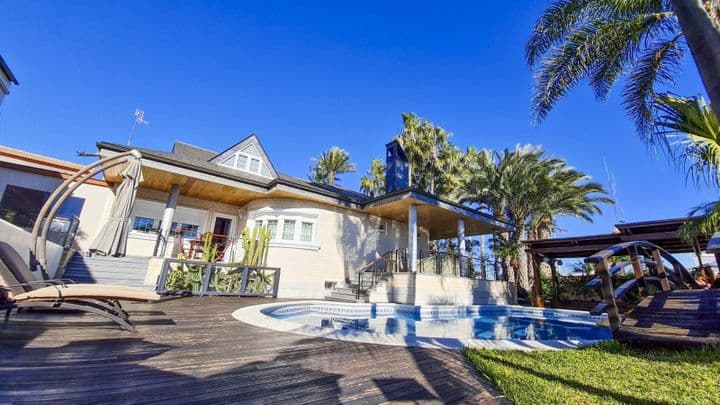 Stunning Villa Near Beaches and Natural Park in San Pedro del Pinatar