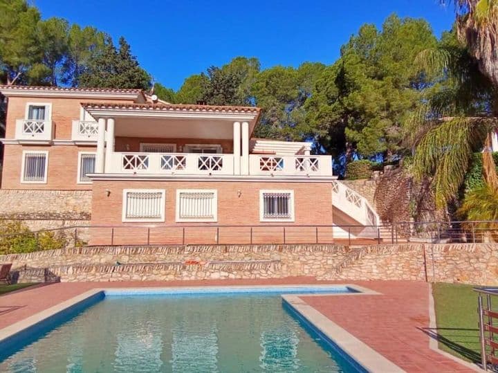 Stunning Villa for Sale in Tortosa - Elegance Meets Comfort