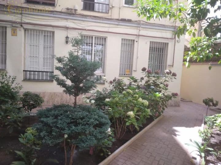 Spacious 4-Bedroom Apartment in Recoletos, Madrid