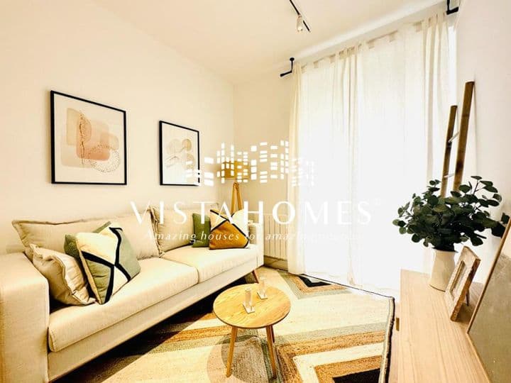 Stylish Duplex Apartment in Ríos Rosas, Madrid