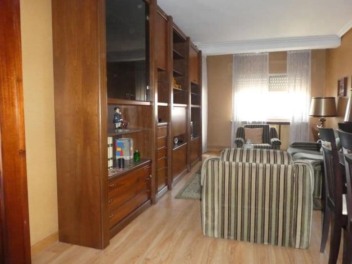 Bright 4-Bedroom Apartment in Central Tudela, Navarra