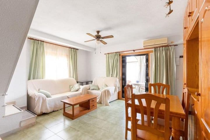 Beachside Bliss in [Location]: Cozy 2-Bedroom Retreat Just 400 Meters from the Sand!