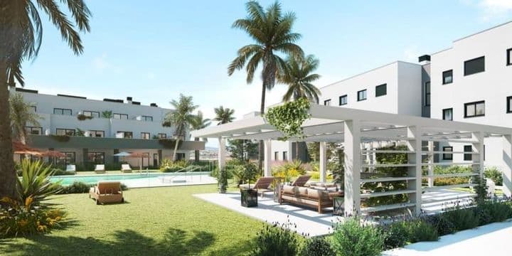 Encantador apartamento de 2 dormitorios en Estepona, a pocos pasos de la playa!