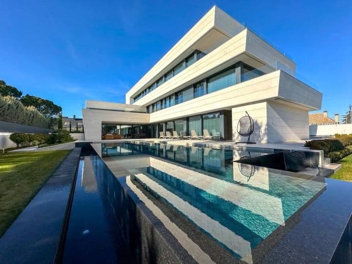 Luxury Villa in Valdemarín: Madrid's Beverly Hills