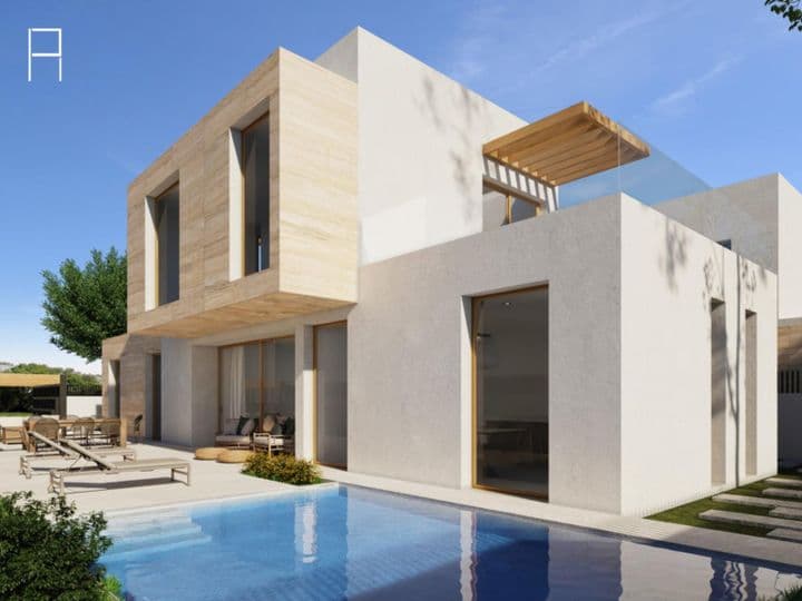 Stunning Modern Villa in Prime Location - Just Steps from All Amenities