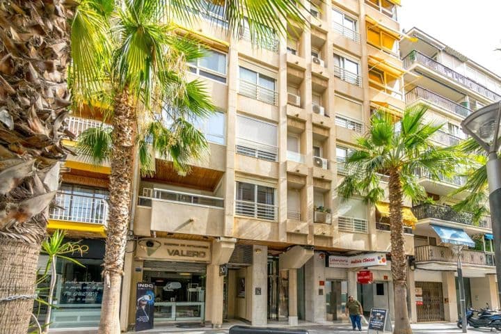 Espaçoso apartamento a poucos passos de Torrevieja Marina