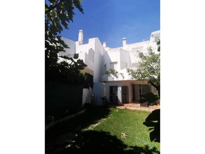 Stunning 4-Bedroom Home in Selwo, Estepona