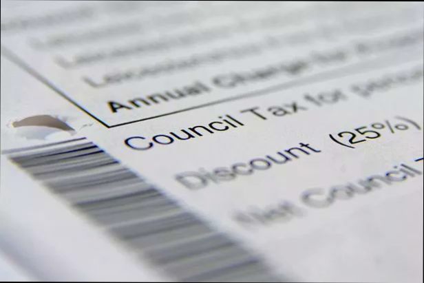 How much council tax do you pay in Spain? - 8