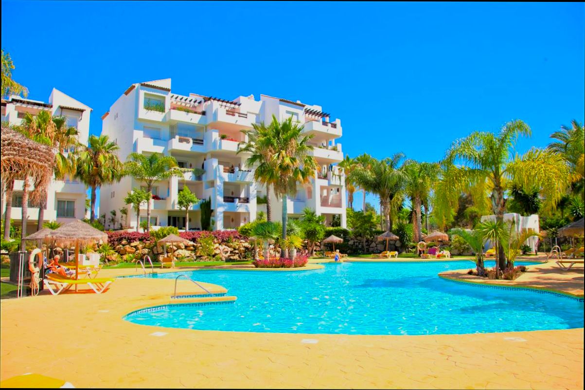 How much does it cost to rent in Costa del Sol? preview
