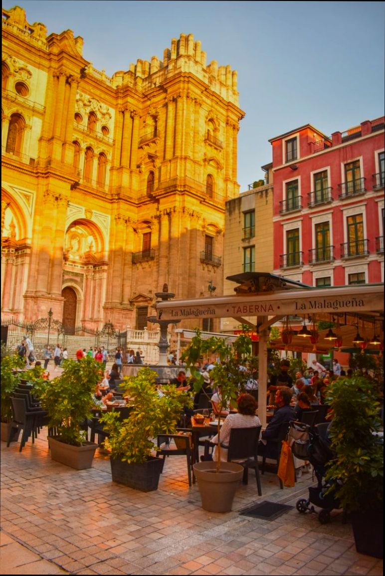 What are the best neighborhoods for expats in Málaga? preview
